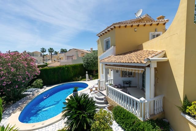 3 soverom Villa til salgs i Villamartín - Las Filipinas, Orihuela med svømmebasseng - € 530 000 (Ref: 9894089)