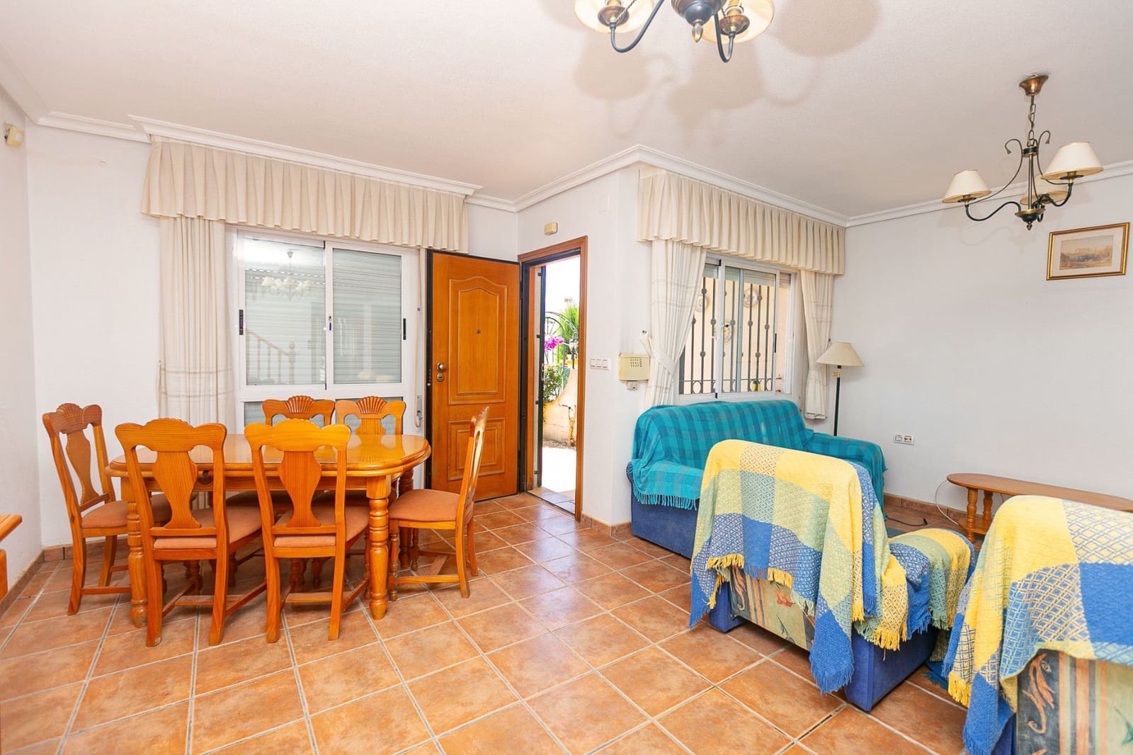 Casa de 2 habitaciones en La Zenia en venta con piscina - 235.000 € (Ref: 9894091)