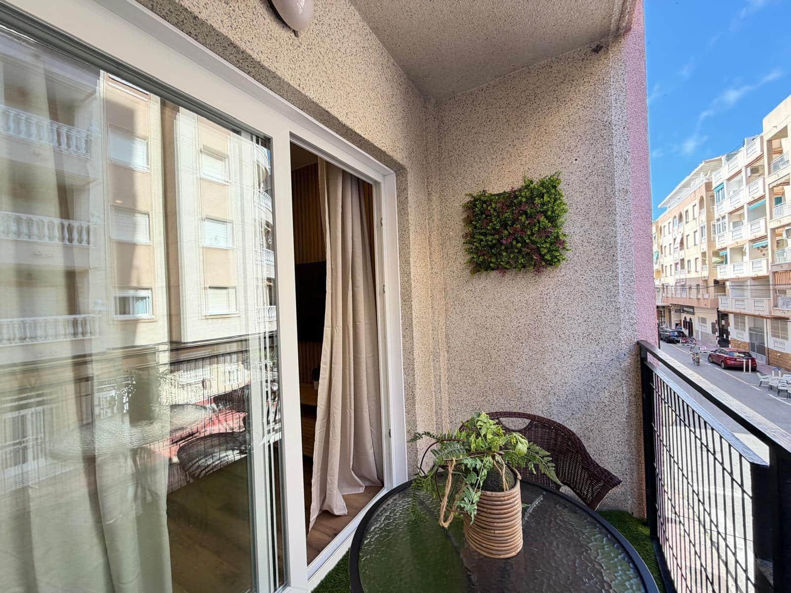 Studio te koop in Torrevieja - € 95.000 (Ref: 9900963)