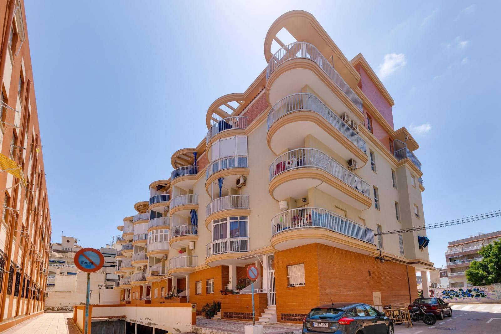1 slaapkamer Appartement te koop in Torrevieja - € 104.969 (Ref: 9904196)