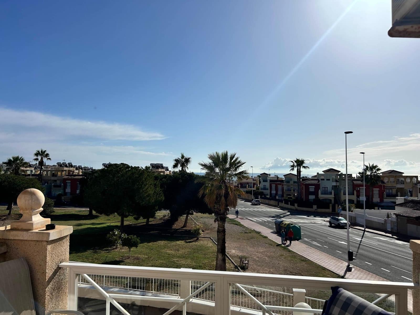 Bungalow de 2 habitaciones en Torrevieja en venta con piscina - 179.900 € (Ref: 9916059)