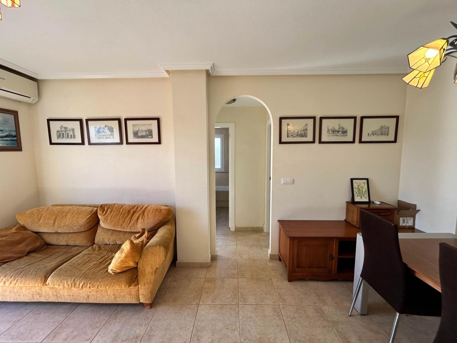 Bungalow de 2 habitaciones en Torrevieja en venta con piscina - 179.900 € (Ref: 9916059)