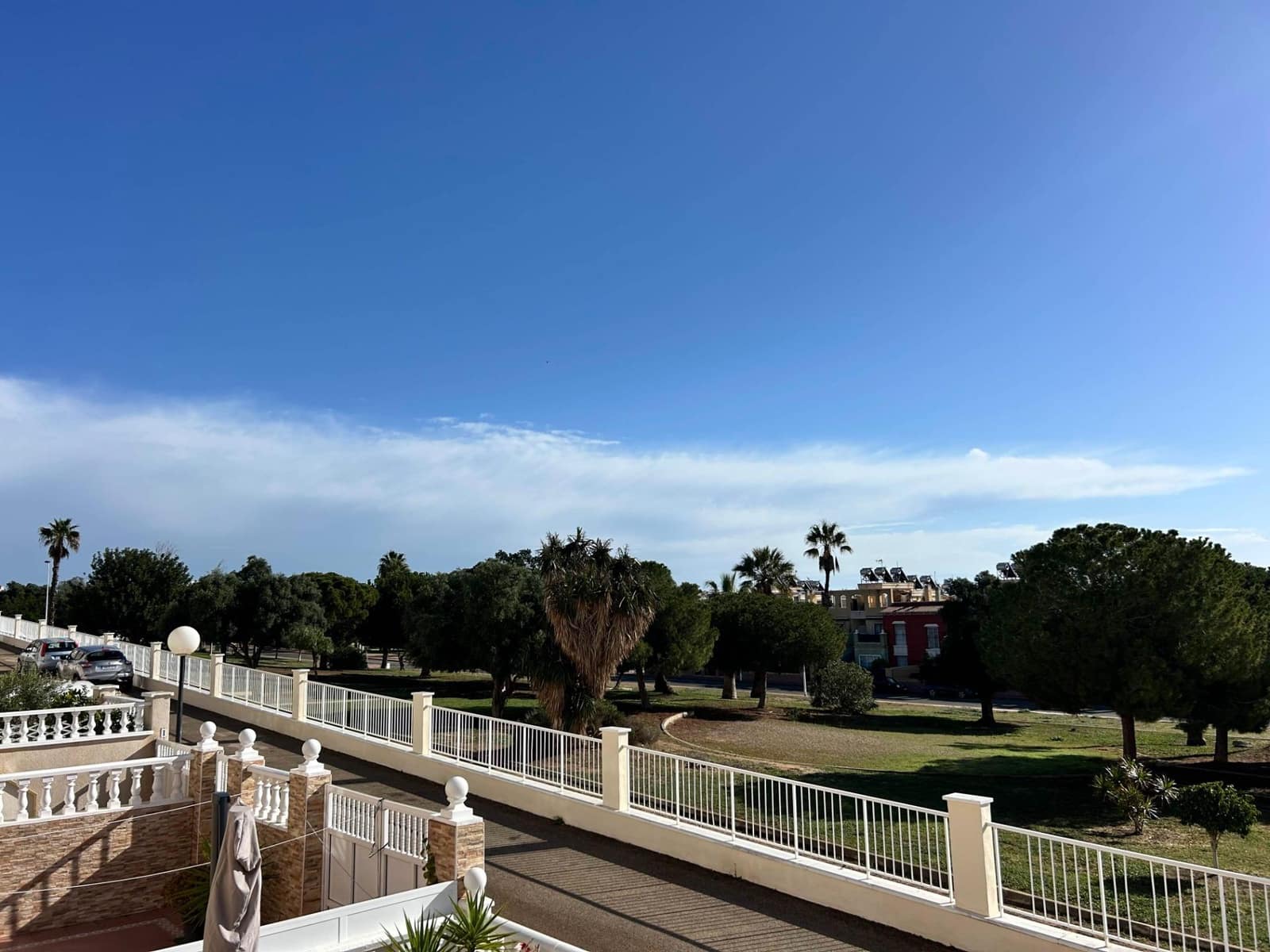 Bungalow de 2 habitaciones en Torrevieja en venta con piscina - 179.900 € (Ref: 9916059)