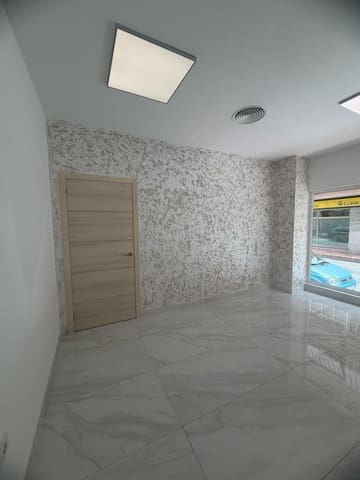 Commercial for sale in Centro, Torrevieja - € 280,000 (Ref: 9916060)