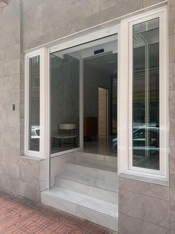 Commercial for sale in Centro, Torrevieja - € 280,000 (Ref: 9916060)