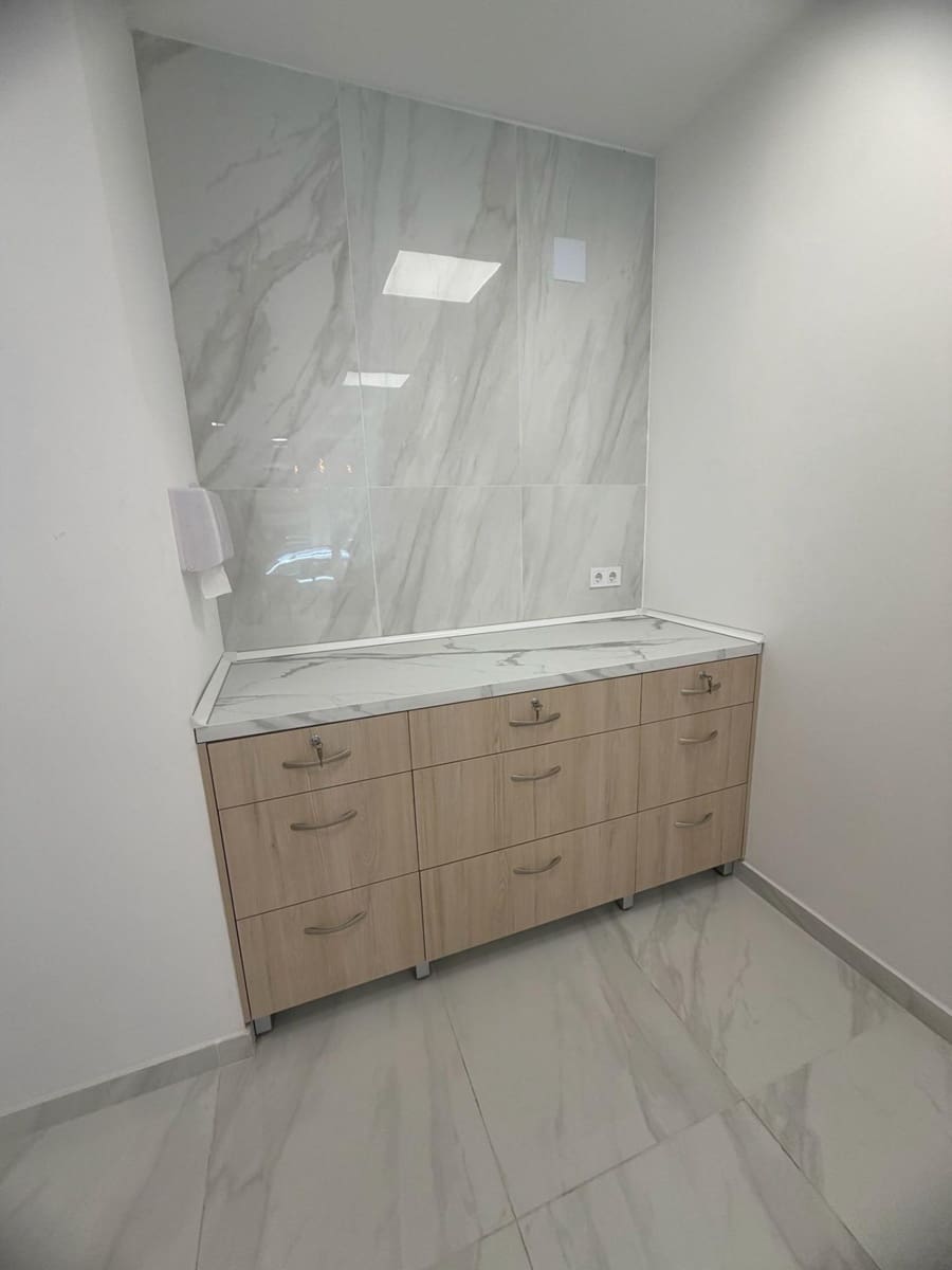 Commercial for sale in Torrevieja - € 280,000 (Ref: 9916060)