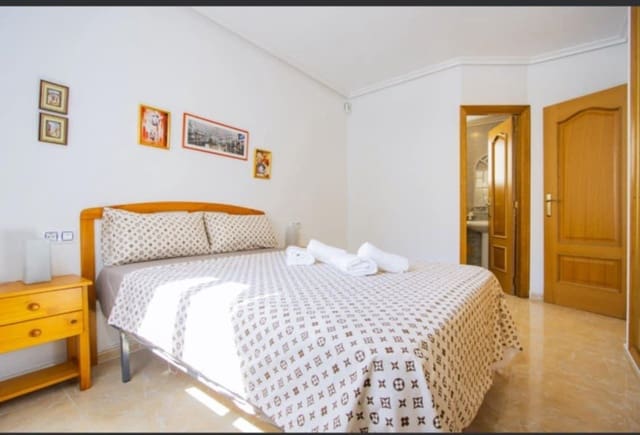 1 bedroom Apartment for sale in Centro, Torrevieja - € 114,900 (Ref: 9918311)