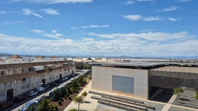 Apartamento de 2 habitaciones en Playa del Acequión, Torrevieja en venta con piscina - 149.500 € (Ref: 9924757)