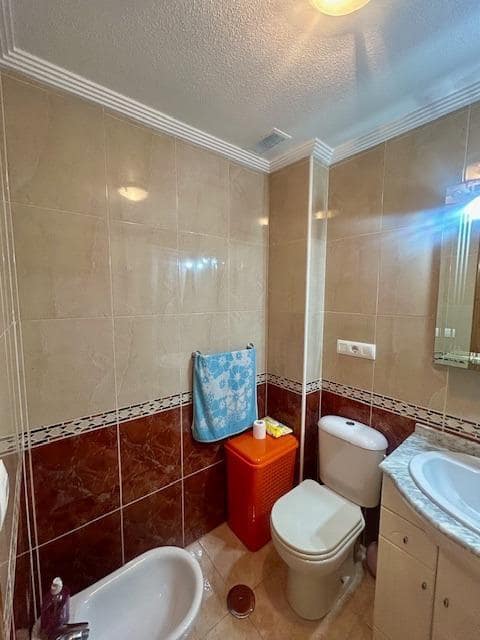 1 soverom Leilighet til salgs i Torrevieja med svømmebasseng - € 104 900 (Ref: 9924761)