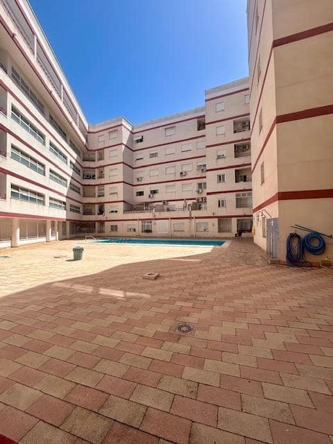 1 soverom Leilighet til salgs i Torrevieja med svømmebasseng - € 104 900 (Ref: 9924761)