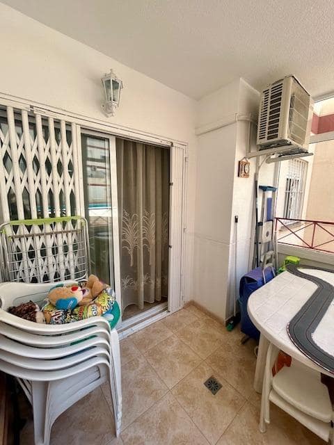 1 soverom Leilighet til salgs i Torrevieja med svømmebasseng - € 104 900 (Ref: 9924761)