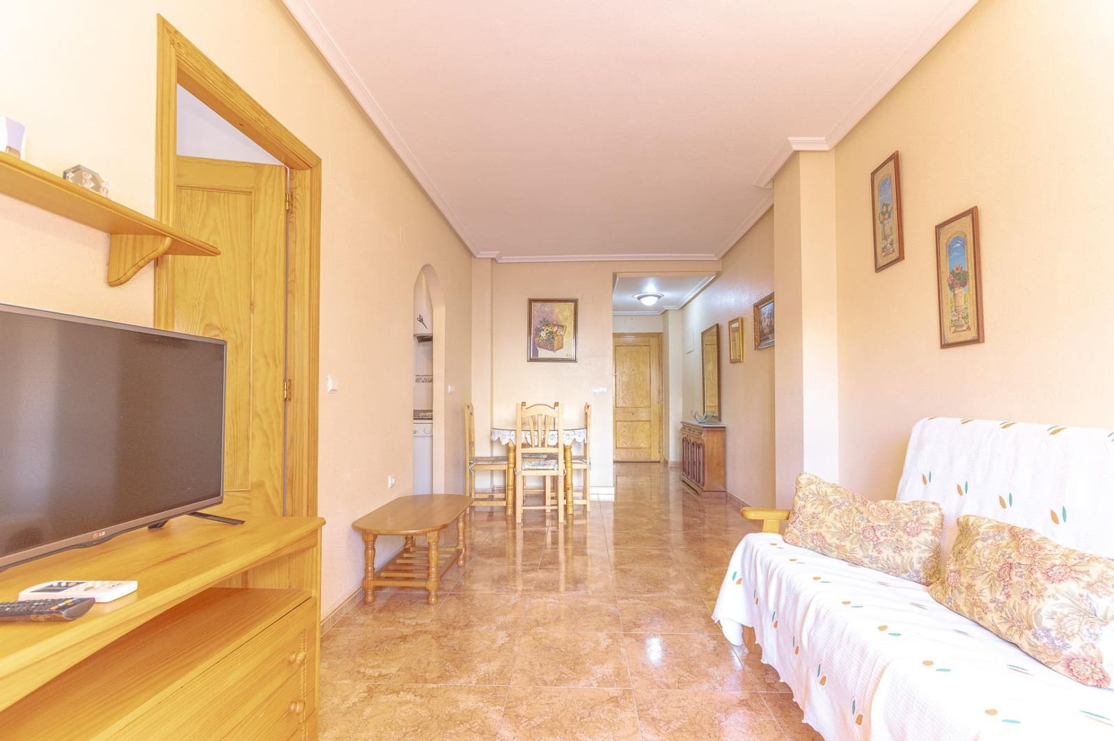 1 bedroom Apartment for rent in Torrevieja with pool garage - € 750 (Ref: 9930874)