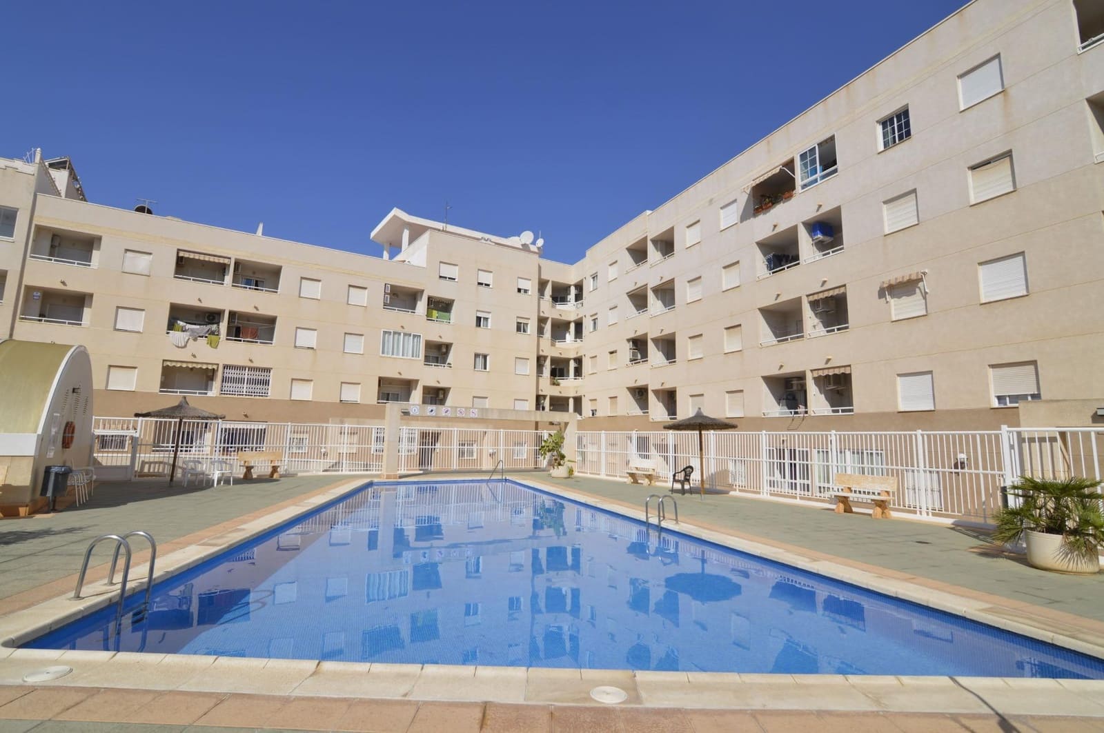 1 bedroom Apartment for rent in Torrevieja with pool garage - € 750 (Ref: 9930874)