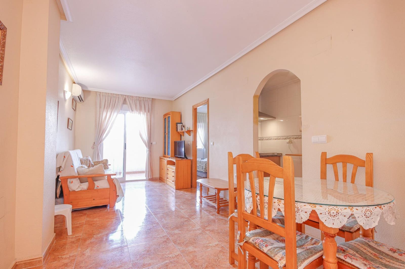 1 bedroom Apartment for rent in Torrevieja with pool garage - € 750 (Ref: 9930874)