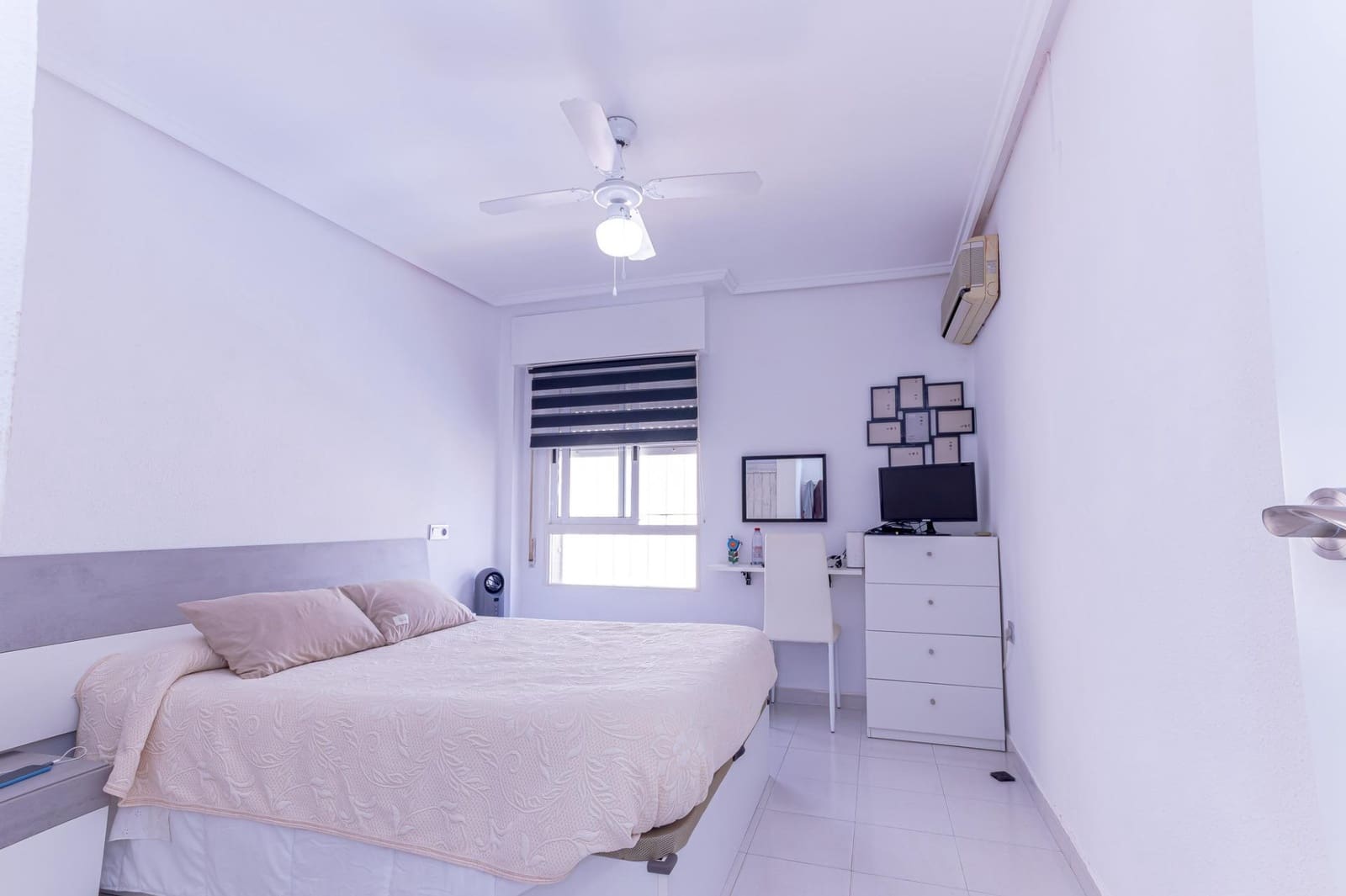 1 soveværelse Lejlighed til salg i Torrevieja med swimmingpool - € 138.500 (Ref: 9930875)