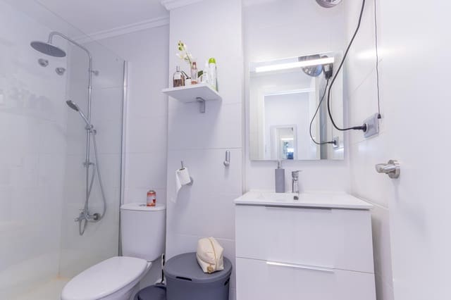 1 soveværelse Lejlighed til salg i Centro, Torrevieja med swimmingpool - € 138.500 (Ref: 9930875)