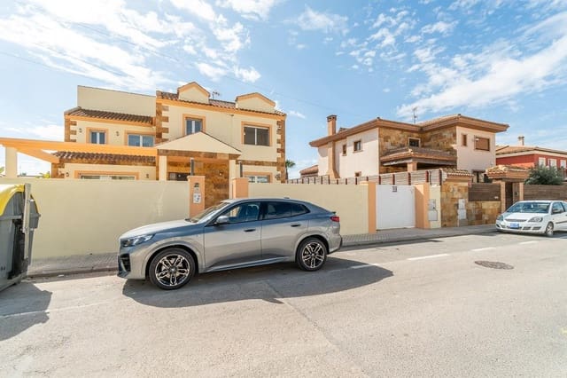 6 chambre Villa/Maison à vendre à Aguas Nuevas, Torrevieja avec piscine garage - 750 000 € (Ref: 9931740)