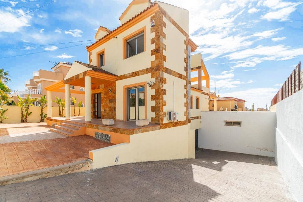 6 chambre Villa/Maison à vendre à Aguas Nuevas avec piscine garage - 750 000 € (Ref: 9931740)