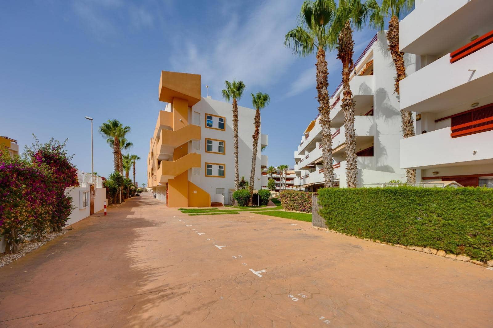 4 soverom Leilighet til salgs i Playa Flamenca med svømmebasseng garasje - € 194 969 (Ref: 9979852)