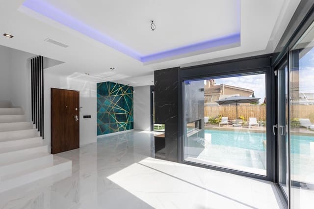 3 soveværelse Villa til salg i El Chaparral - La Siesta - La Torreta, Torrevieja med swimmingpool - € 699.900 (Ref: 9985131)
