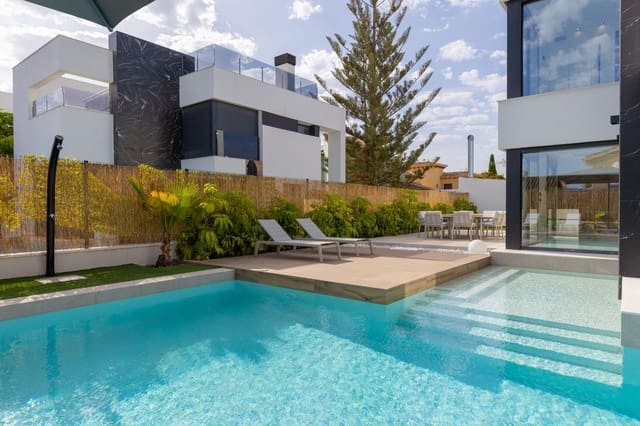 3 soveværelse Villa til salg i El Chaparral - La Siesta - La Torreta, Torrevieja med swimmingpool - € 699.900 (Ref: 9985131)