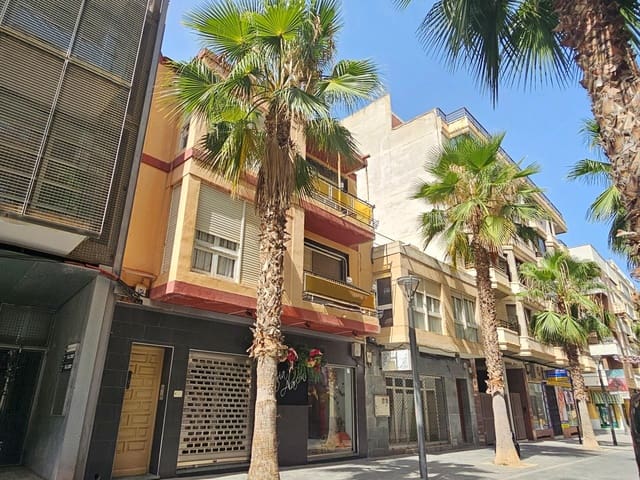 7 soveværelse Erhverv til salg i Centro, Torrevieja - € 529.900 (Ref: 9998939)