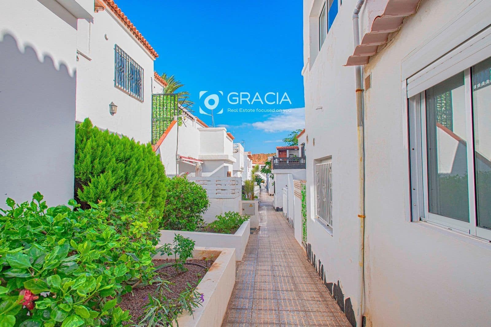 2 slaapkamer Flat te koop in Costa del Silencio met zwembad - € 249.000 (Ref: 10133530)