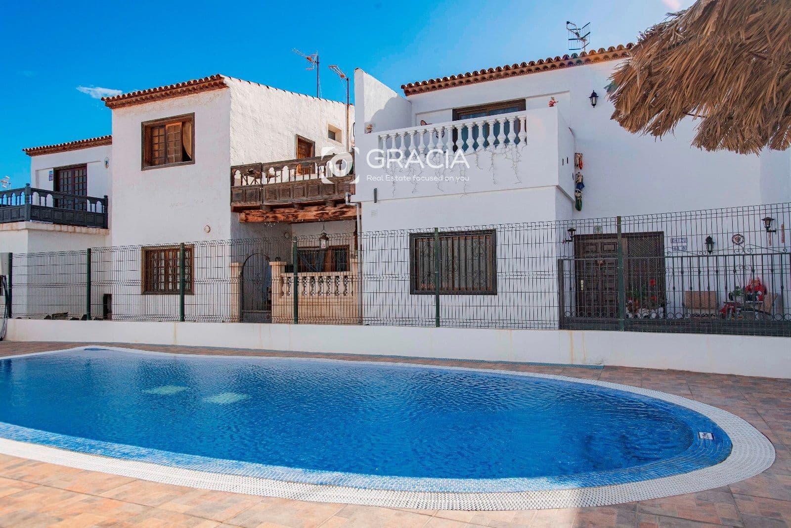 2 slaapkamer Flat te koop in Costa del Silencio met zwembad - € 249.000 (Ref: 10133530)