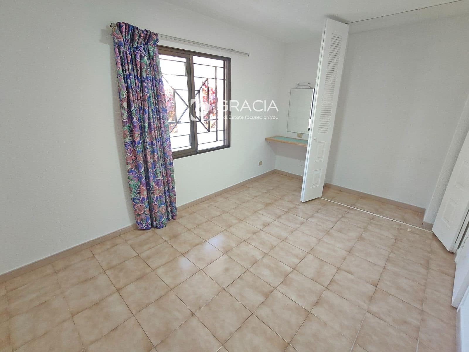 1 soverom Leilighet til salgs i Los Cristianos med svømmebasseng - € 235 000 (Ref: 10133539)