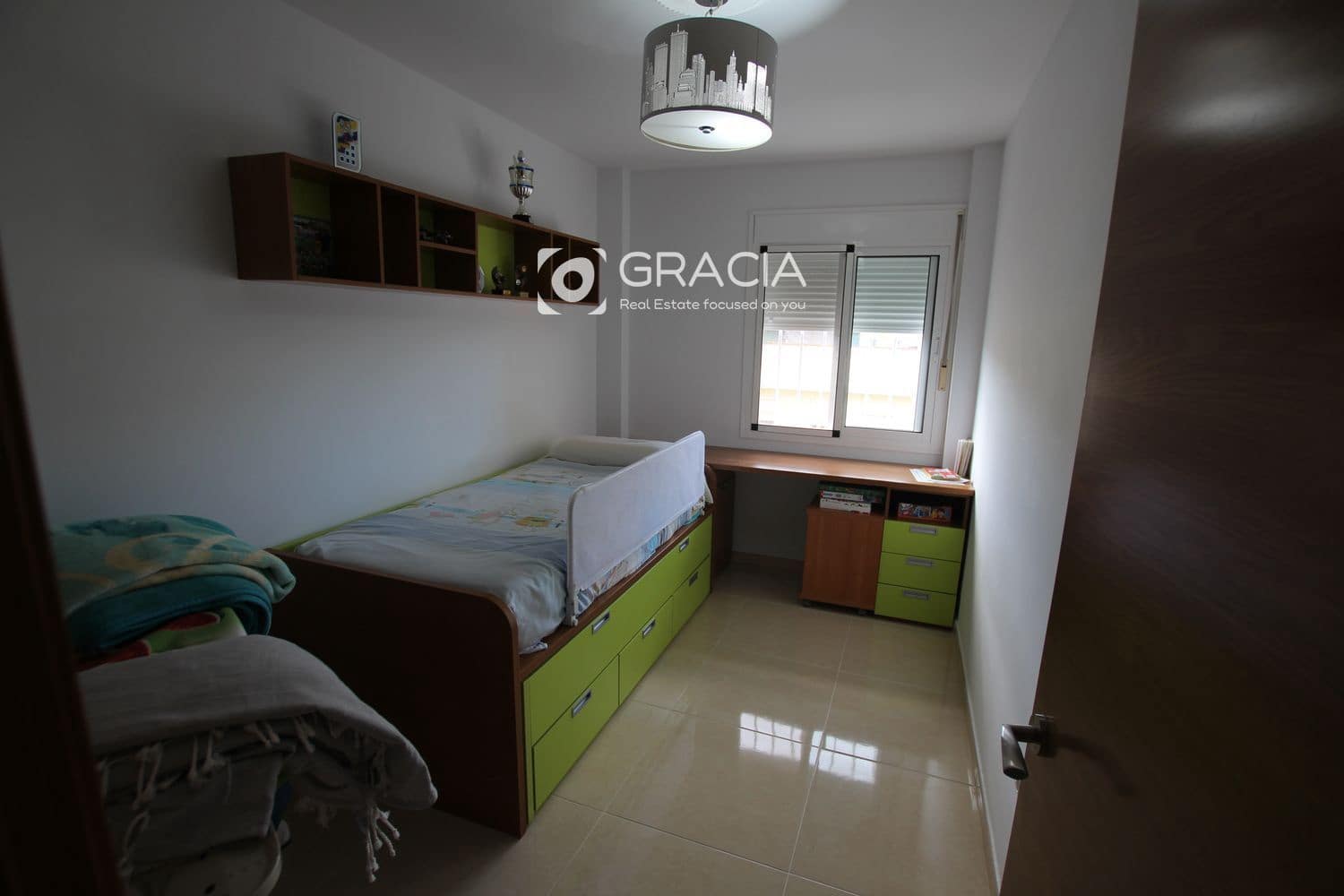 3 bedroom Flat for sale in La Camella with garage - € 294,000 (Ref: 10150209)