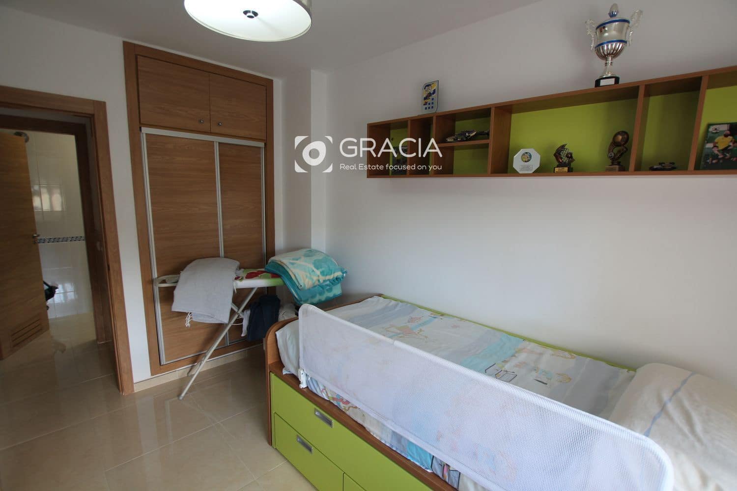 3 bedroom Flat for sale in La Camella with garage - € 294,000 (Ref: 10150209)