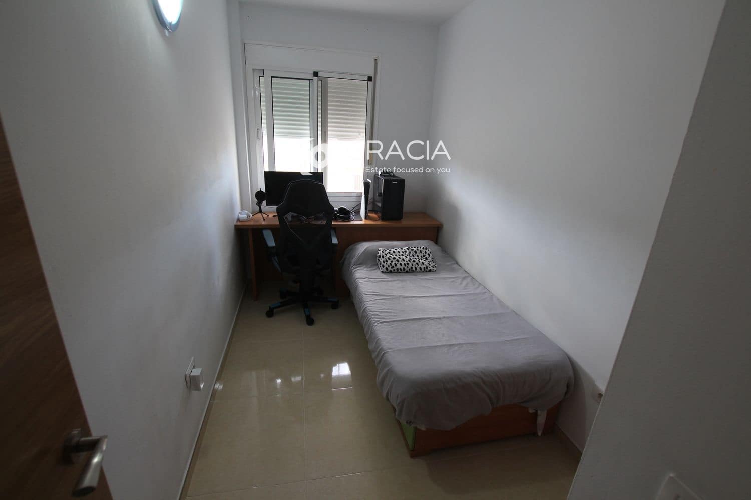 3 bedroom Flat for sale in La Camella with garage - € 294,000 (Ref: 10150209)