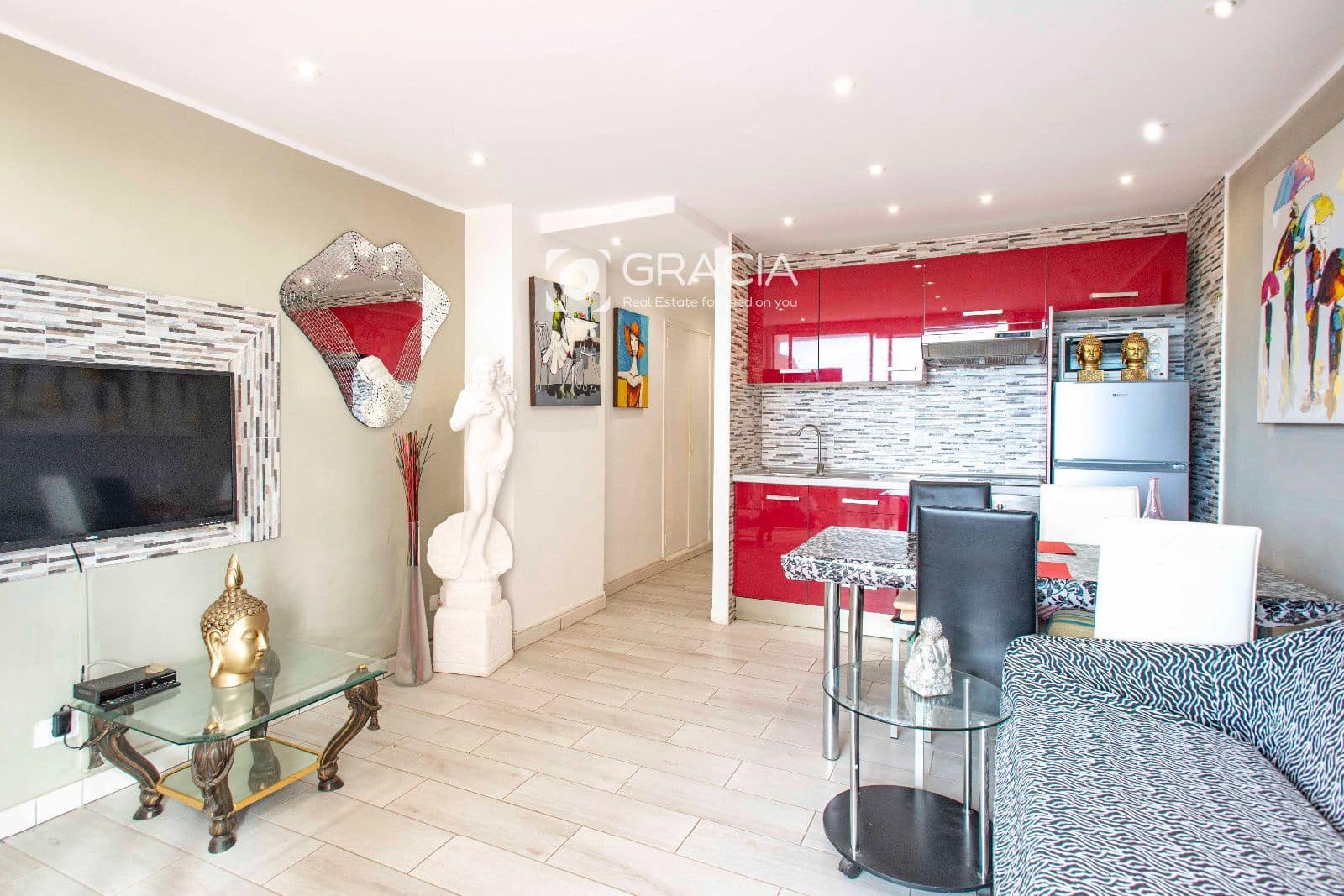 1 slaapkamer Flat te koop in Playa de las Americas met zwembad - € 269.000 (Ref: 10153236)