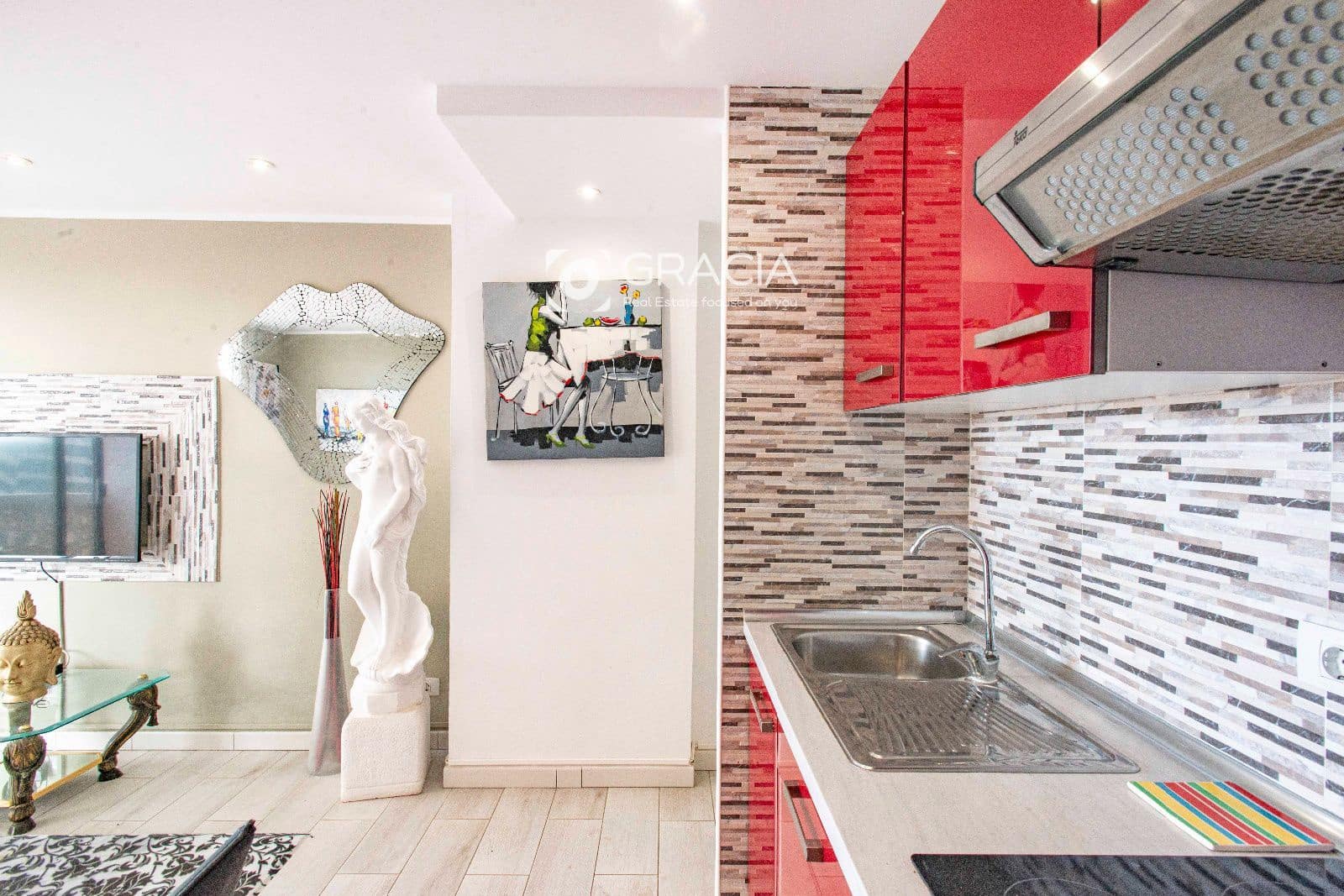 1 slaapkamer Flat te koop in Playa de las Americas met zwembad - € 269.000 (Ref: 10153236)