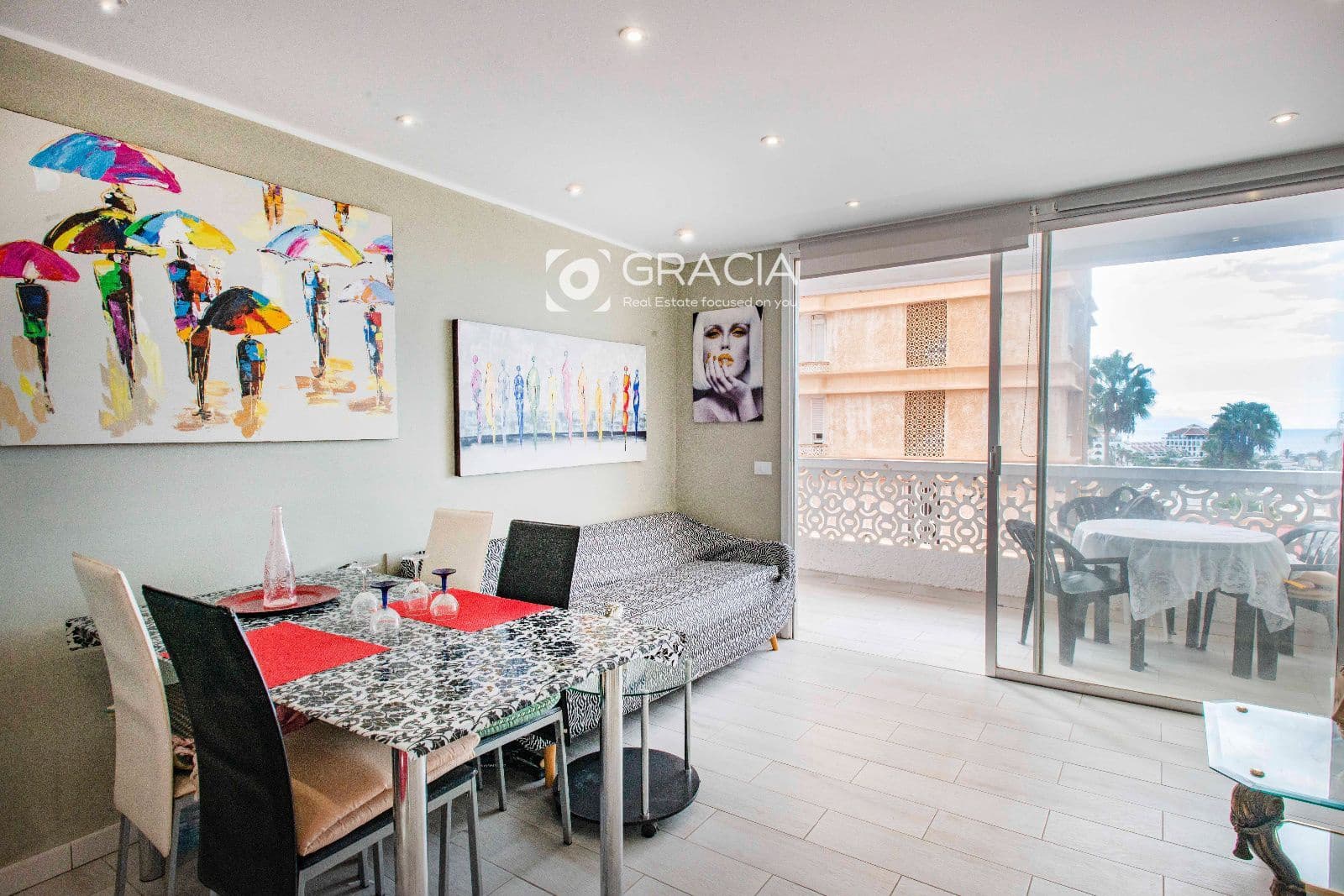 1 slaapkamer Flat te koop in Playa de las Americas met zwembad - € 269.000 (Ref: 10153236)