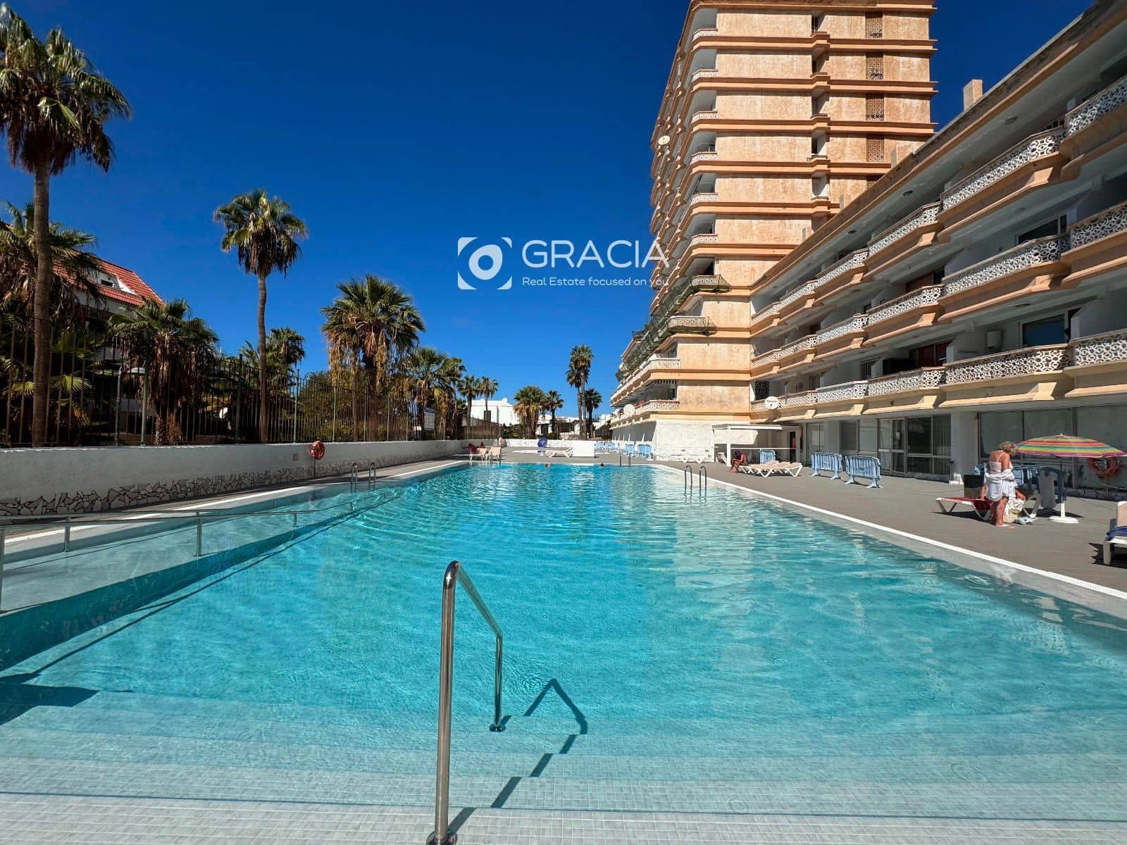 1 slaapkamer Flat te koop in Playa de las Americas met zwembad - € 269.000 (Ref: 10153236)