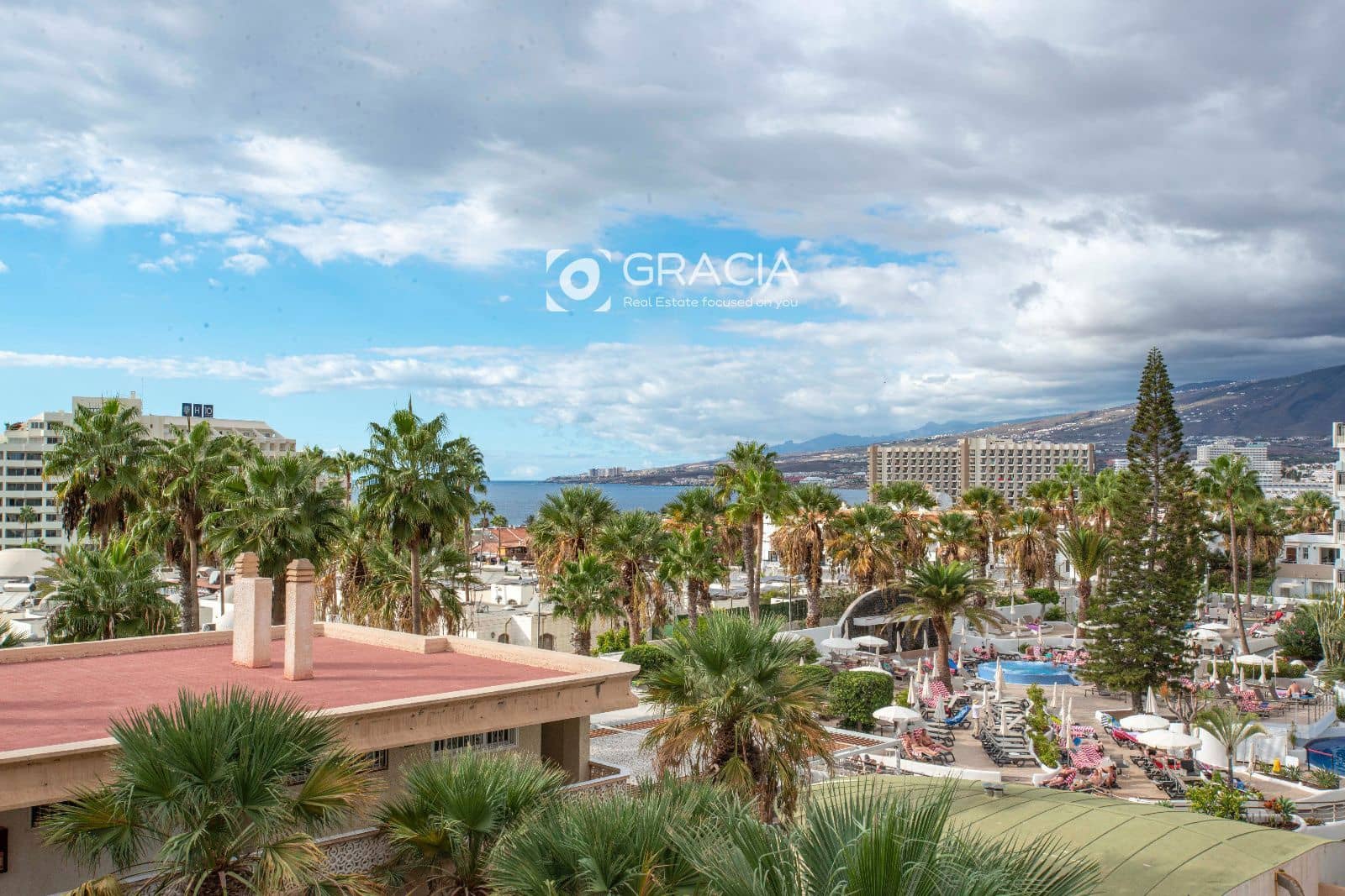 1 slaapkamer Flat te koop in Playa de las Americas met zwembad - € 269.000 (Ref: 10153236)