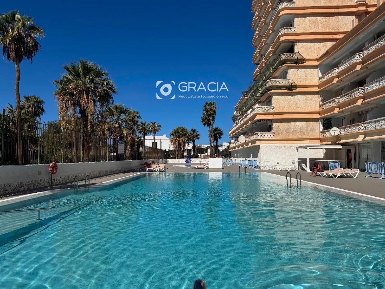 1 slaapkamer Flat te koop in Playa de las Americas met zwembad - € 269.000 (Ref: 10153236)