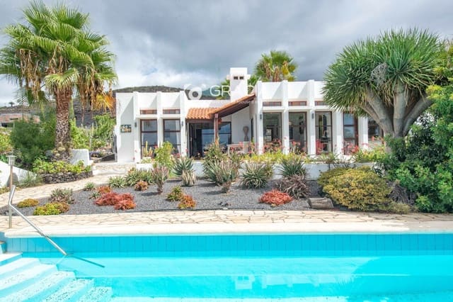 3 bedroom Villa for sale in Tazacorte with pool - € 820,000 (Ref: 10161999)