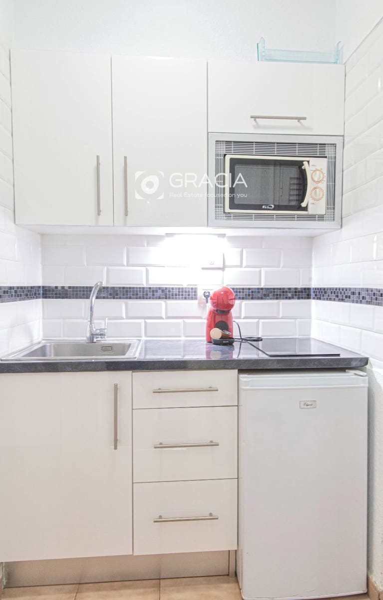 Lejlighed til salg i Los Cristianos med swimmingpool garage - € 204.900 (Ref: 10172366)
