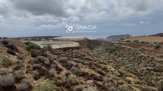 Area Edificabile in vendita in Arico - 70.000 € (Rif: 10172367)