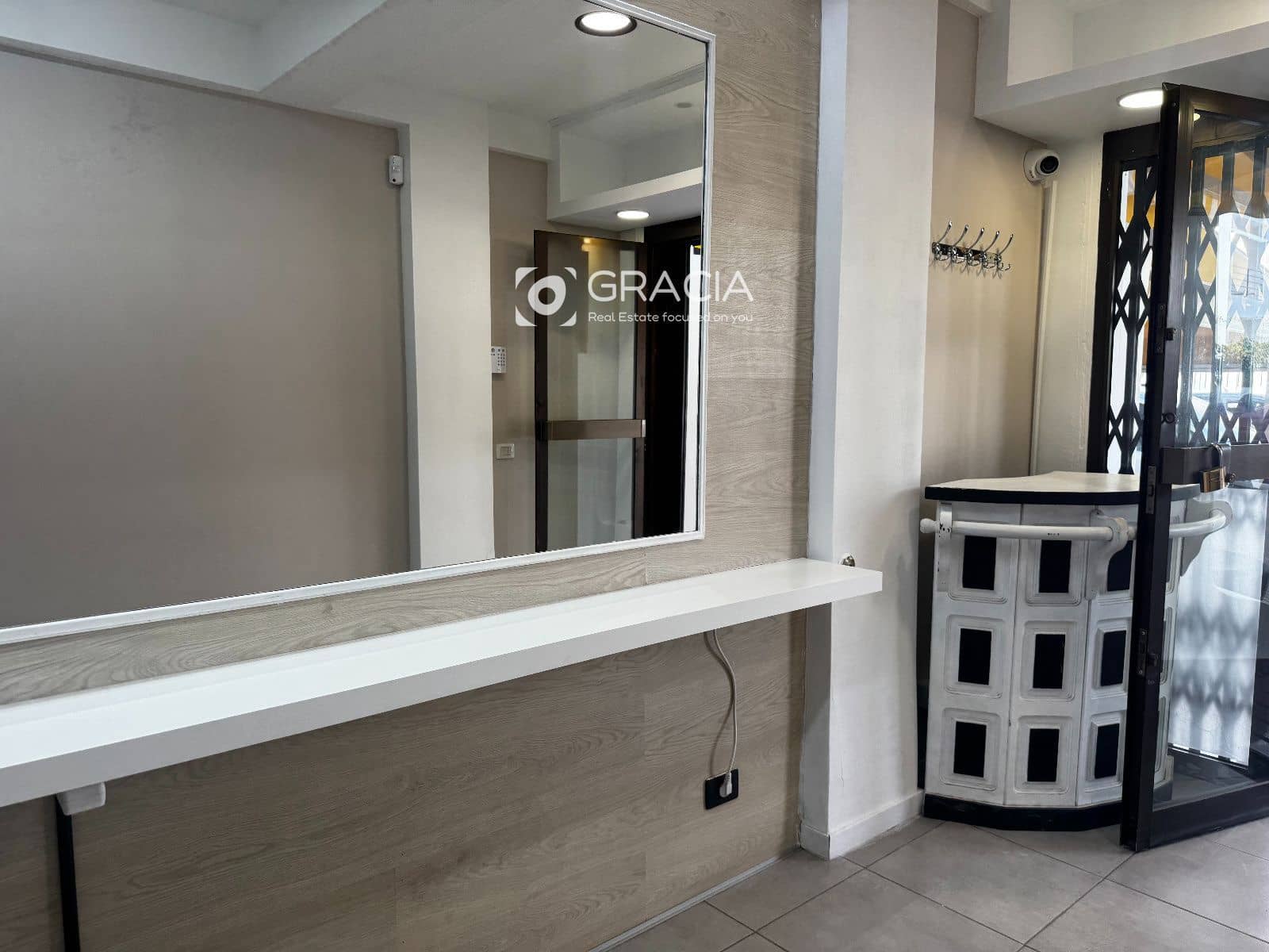 Commercieel te huur in Los Cristianos - € 1.100 (Ref: 10185968)