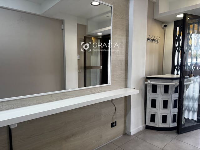 Commercieel te huur in Los Cristianos, Arona - € 1.100 (Ref: 10185968)