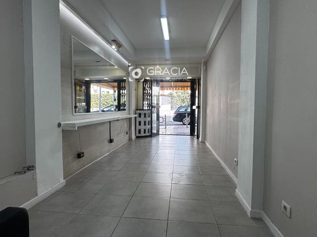 Commercieel te huur in Los Cristianos, Arona - € 1.100 (Ref: 10185968)
