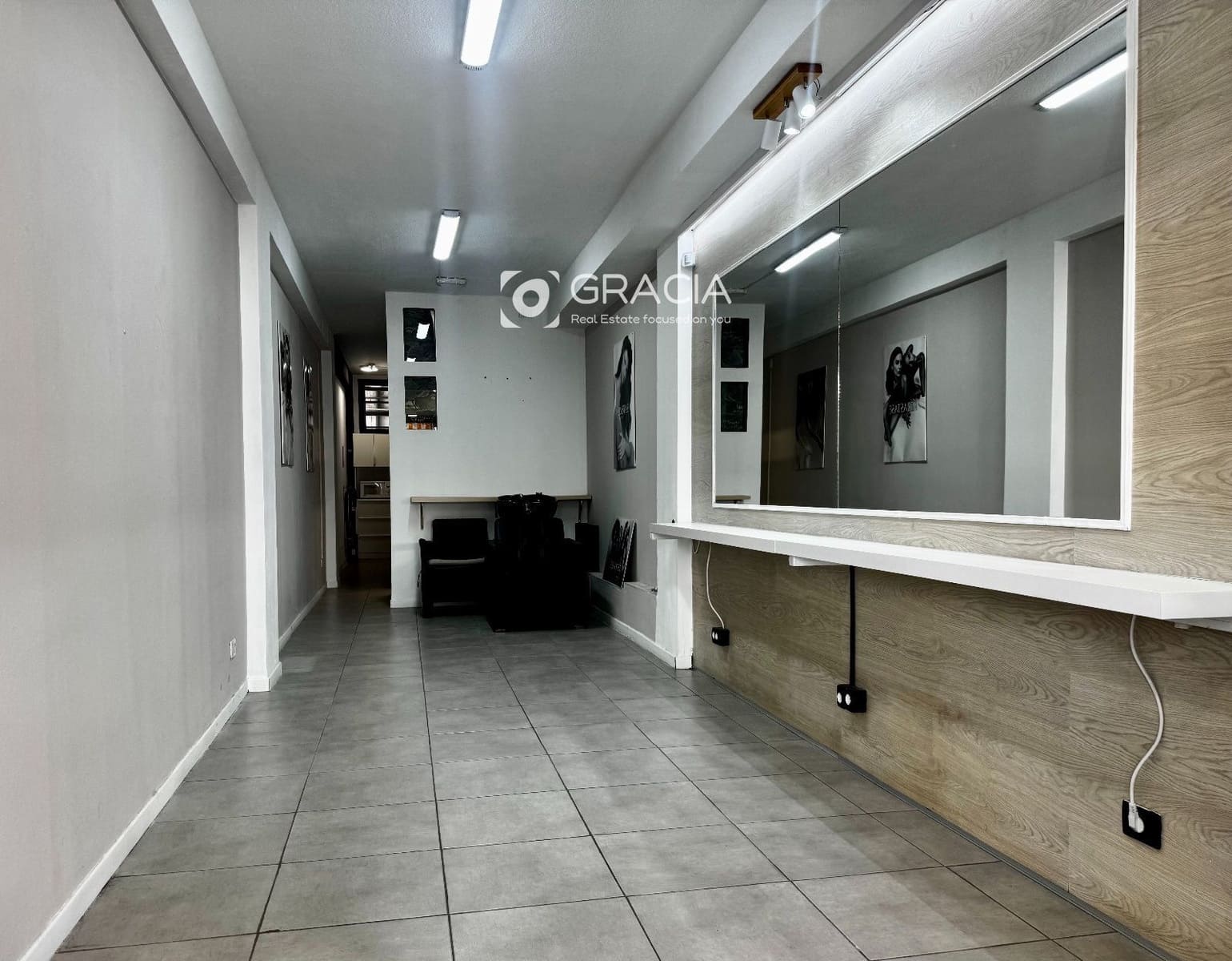 Commercieel te huur in Los Cristianos - € 1.100 (Ref: 10185968)