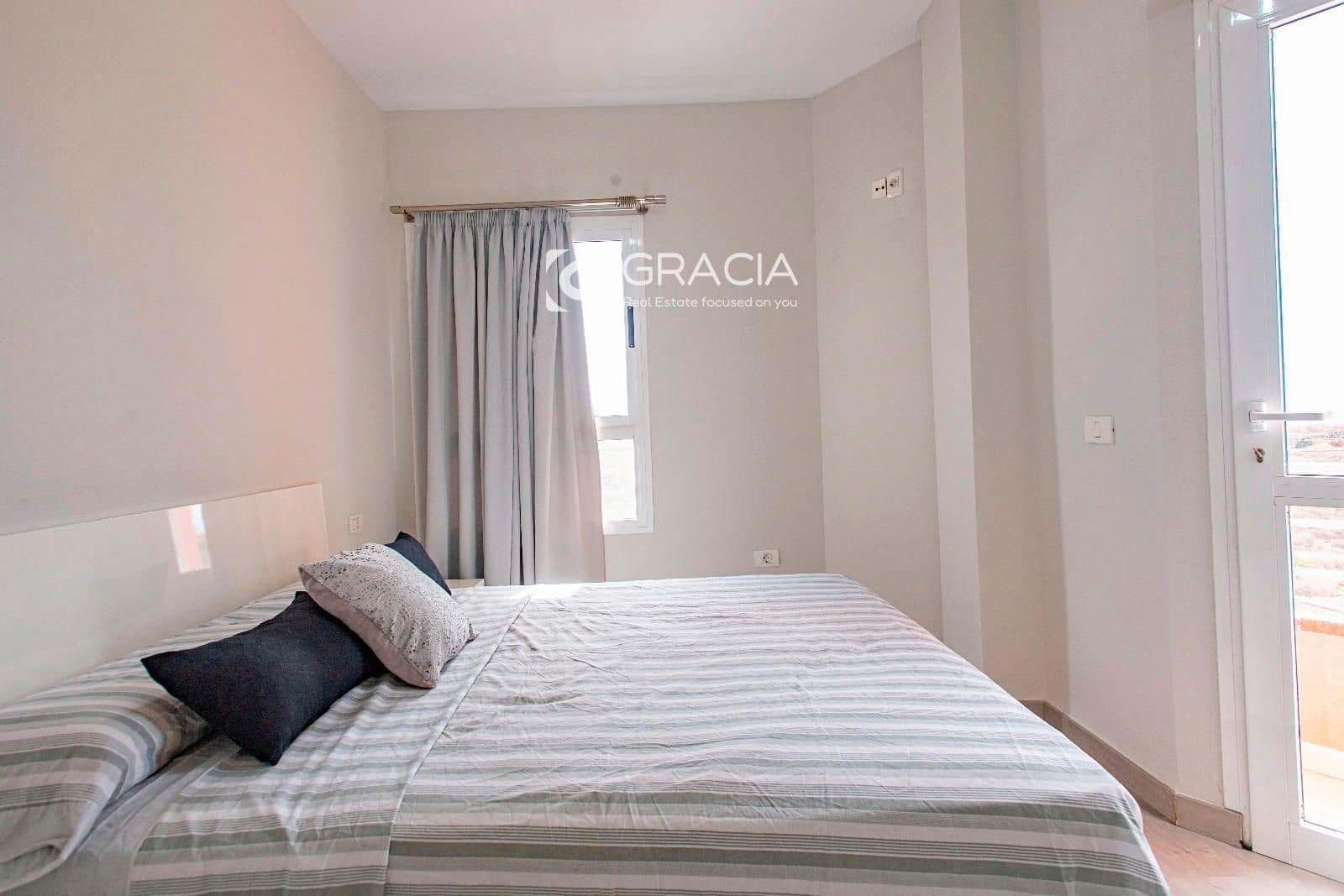 2 sovrum Lägenhet att hyra i Las Chafiras (San Miguel) med garage - 1 200 € (Ref: 9552945)