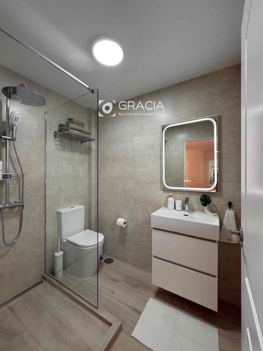 3 slaapkamer Flat te koop in Adeje - € 399.000 (Ref: 9552946)