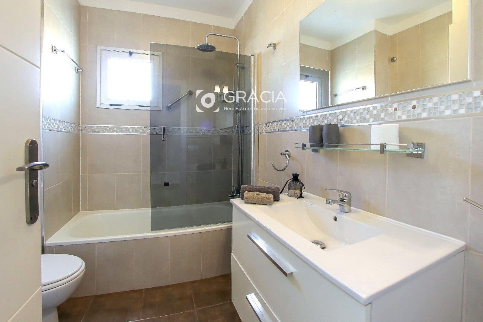 Piso de 2 habitaciones en Playa Paraiso en venta con piscina - 395.000 € (Ref: 9552948)