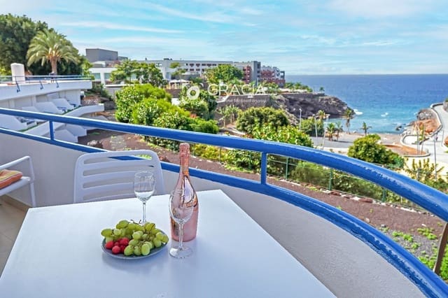 Piso de 2 habitaciones en Playa Paraiso, Adeje en venta con piscina - 395.000 € (Ref: 9552948)