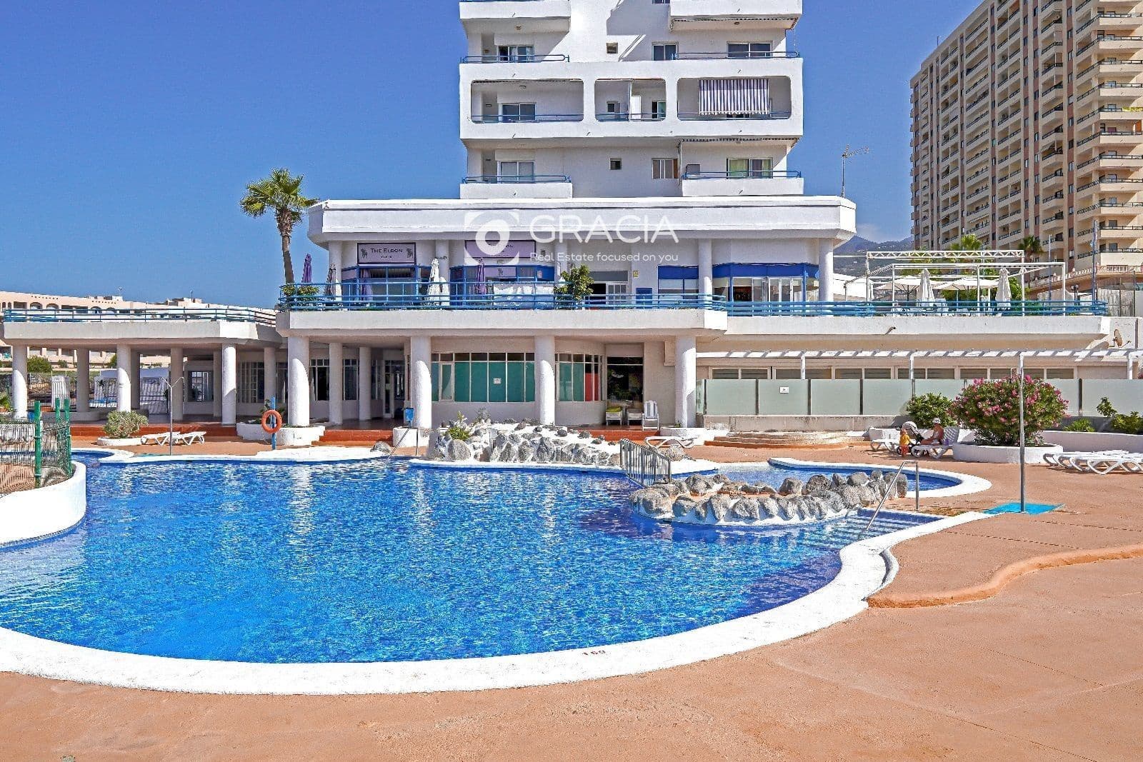 Piso de 2 habitaciones en Playa Paraiso en venta con piscina - 395.000 € (Ref: 9552948)